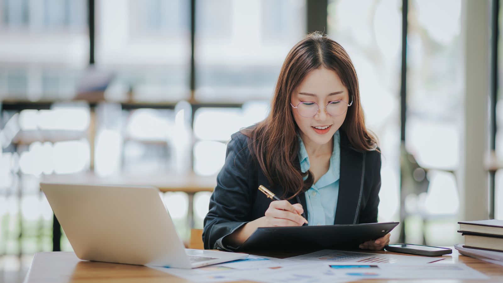 25 Reasons More Canadians Are Choosing to Work Multiple Jobs