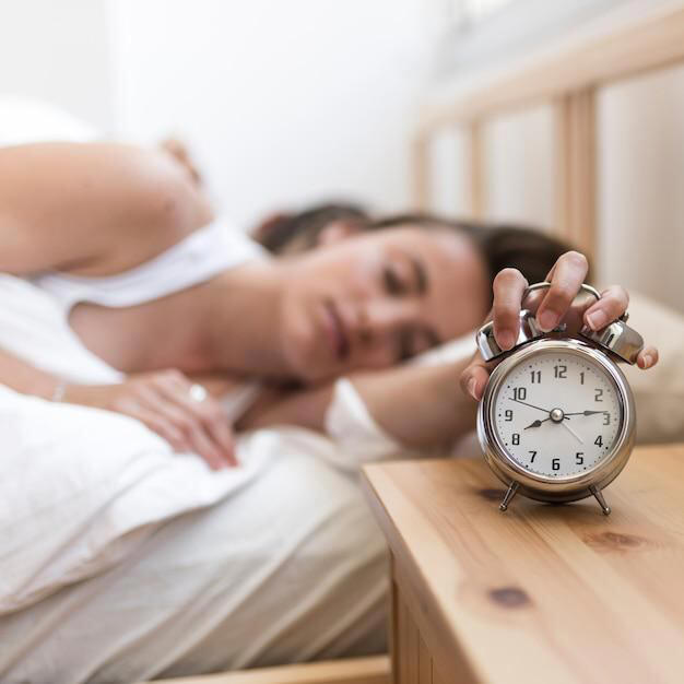 La falta de sueño no es solo un malestar temporal. Fuente: Freepik.