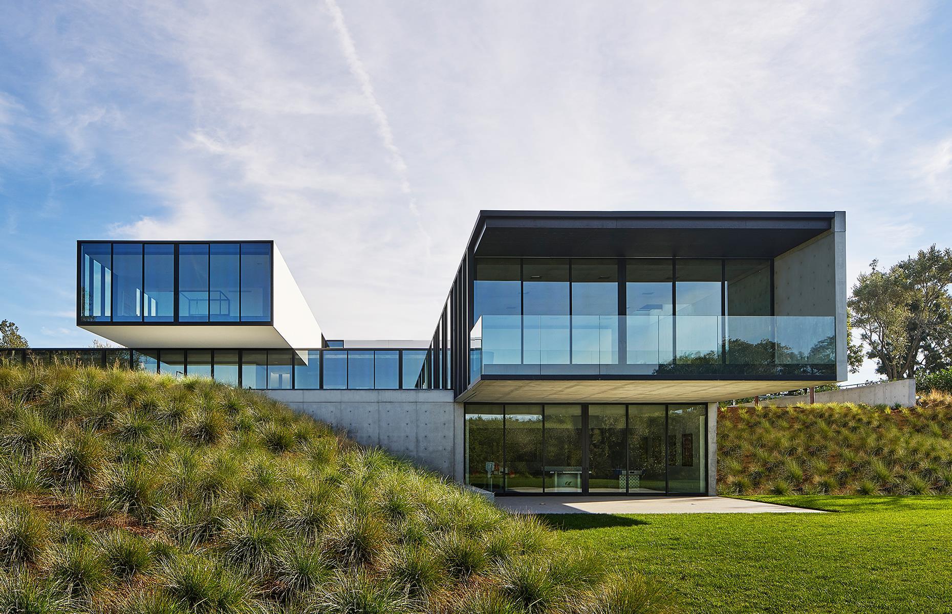 13 GravityDefying Homes That You Won't Believe Are Real