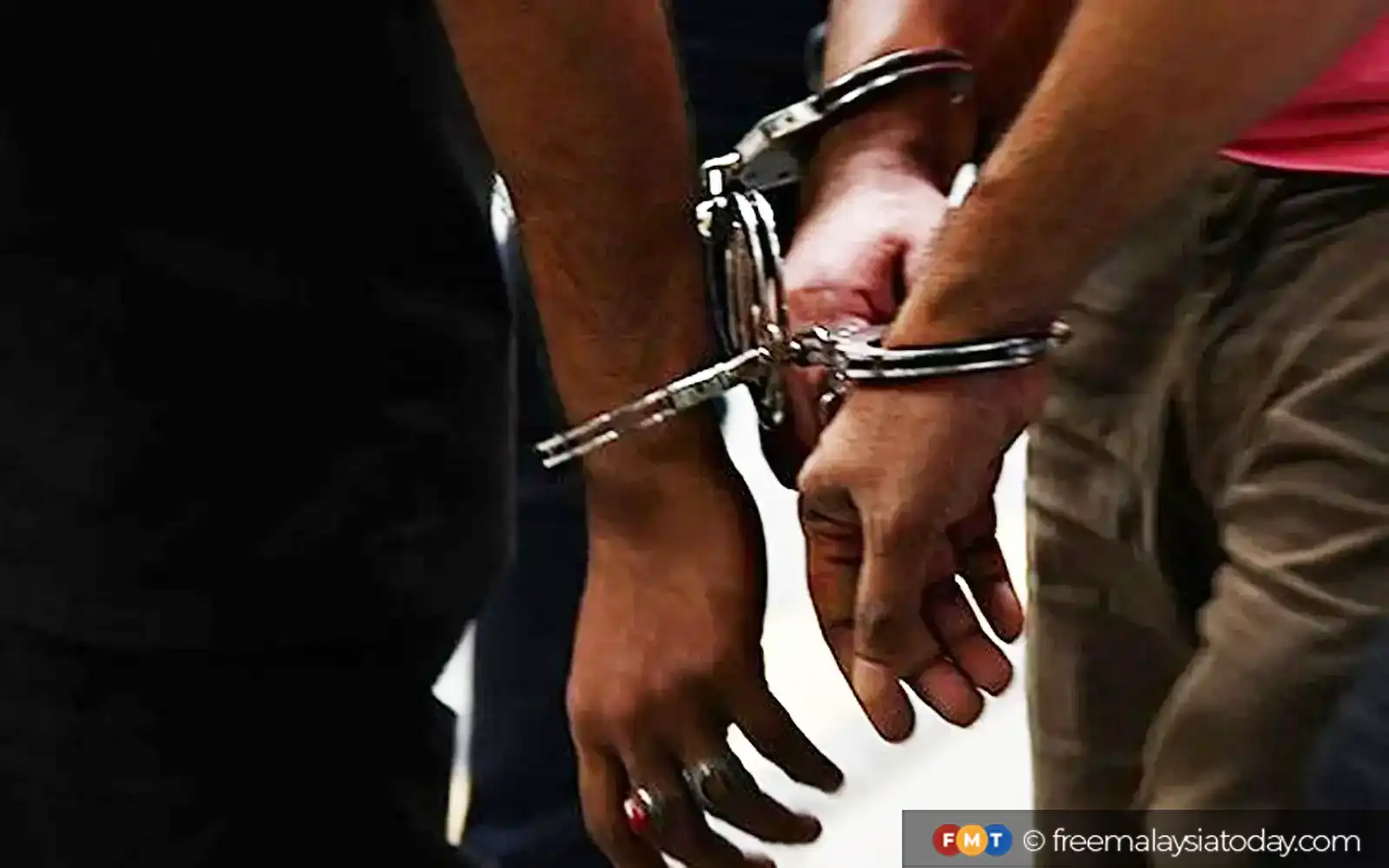 4 Malaysians nabbed in Singapore for impersonating Govt officials