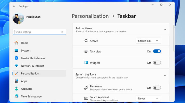 Taskbar settings in Windows 11