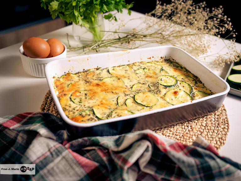 Pastel de calabacín y queso al horno: una receta tan fácil como ligera