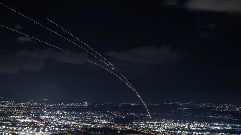 O 'domo de ferro' é um sistema de defesa capaz de interceptar e destruir foguetes lançados contra Israel