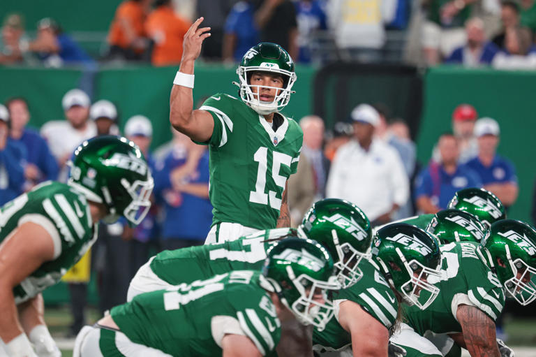 Jets Promoting Two Players To Active Roster Including QB Adrian Martinez