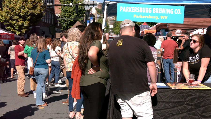 Hops on the Mon takes over downtown