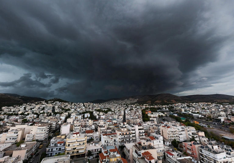 Έκτακτο δελτίο ΕΜΥ: Πού θα χτυπήσει η κακοκαιρία Alexandros