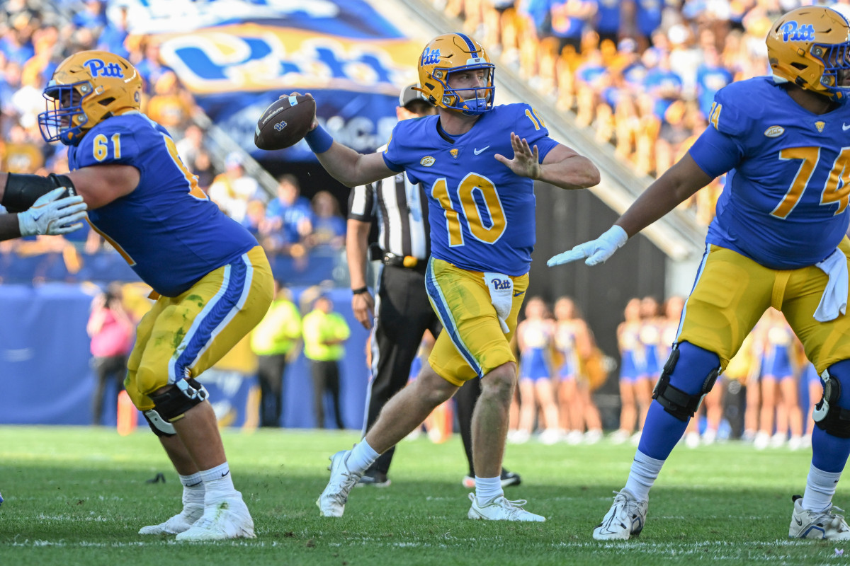 Pitt QB Eli Holstein Does Something That Hasn't Been Done Since Dan Marino