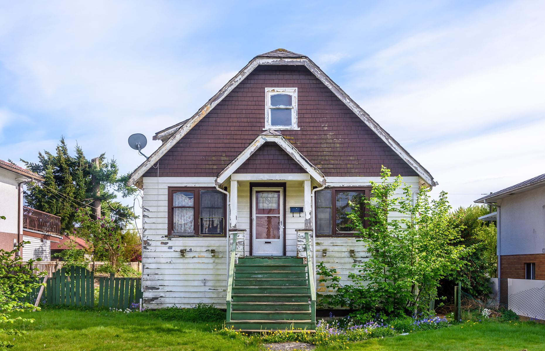 Want to flip houses for profit? Here are 24 essential tips