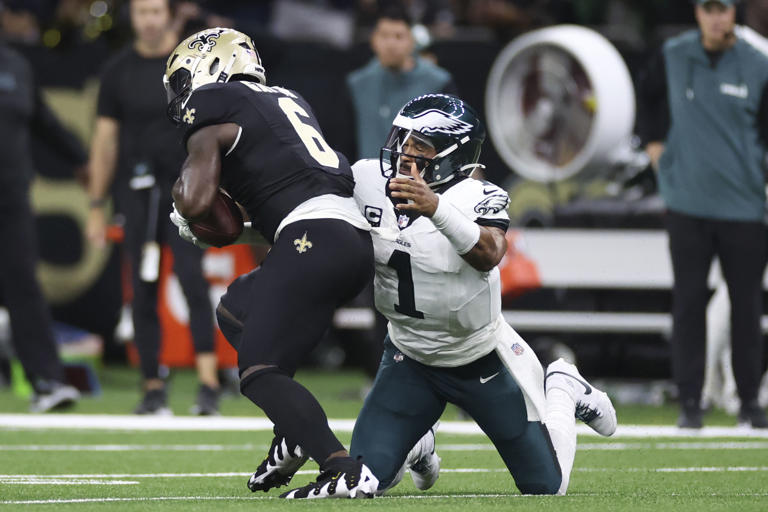 Eagles stats: Jalen Hurts’ turnovers, poor tackling, a lack of sacks ...