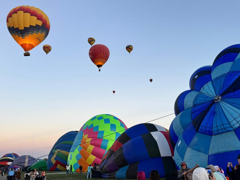 PHOTOS Chillier air makes for fantastic Day 4 of Balloon Fiesta