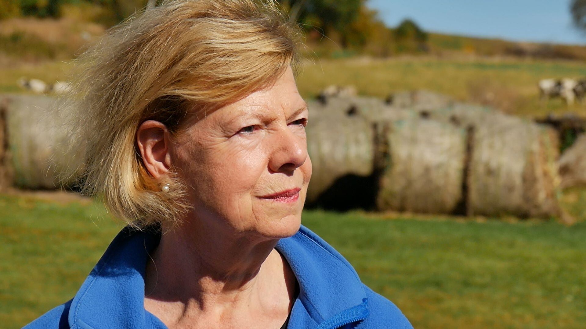 Sen. Baldwin visits Fall Creek farm