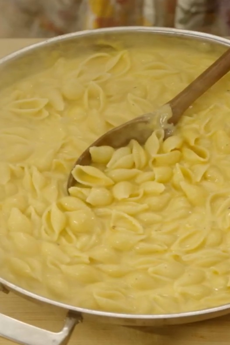 Butternusskürbis-Makkaroni und -Käse, ein gemütliches Essen mit einer ...
