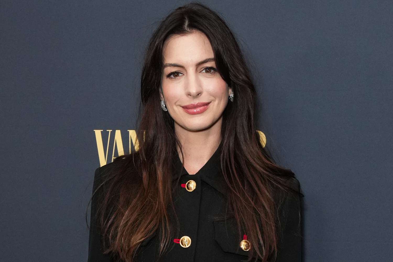 Anne Hathaway Apologized To Reporter After Watching 'Awful' 2012 ...