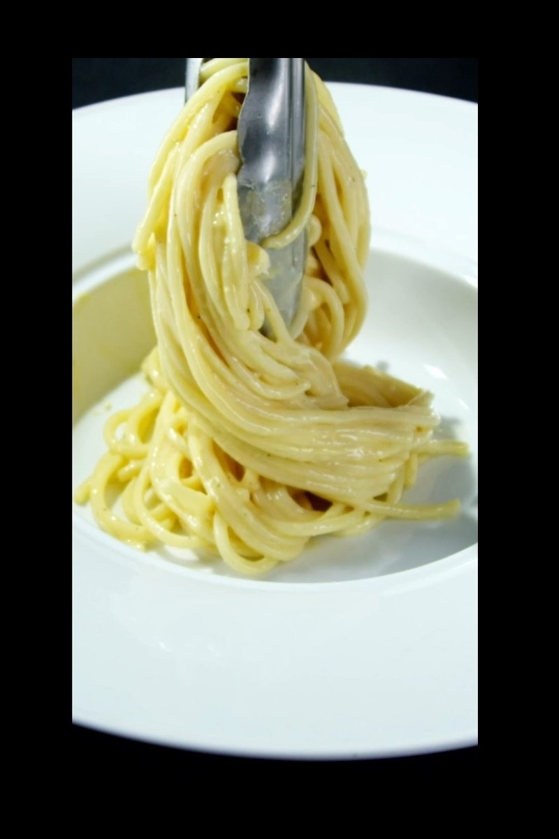 Klassische Spaghetti Carbonara, cremige italienische Perfektion