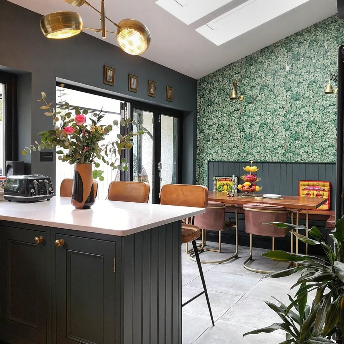 9 inspiring kitchen wallpaper ideas