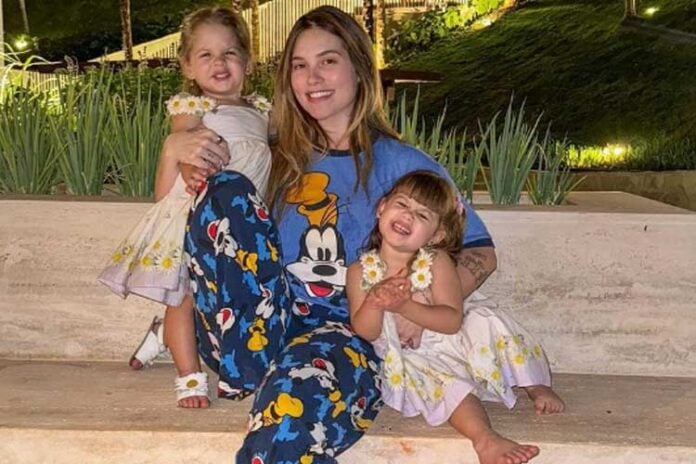 Maria Flor é dedurada por Maria Alice para Virgínia durante ligação