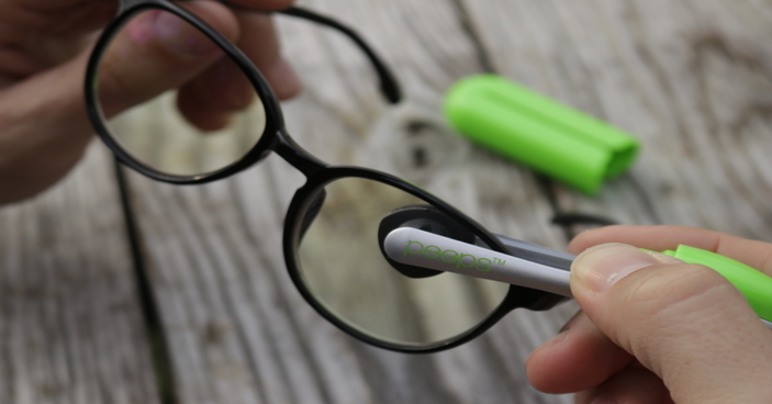 Forget Cloth or Sprays – This Is The Easy Way To Keep Your Glasses Clean