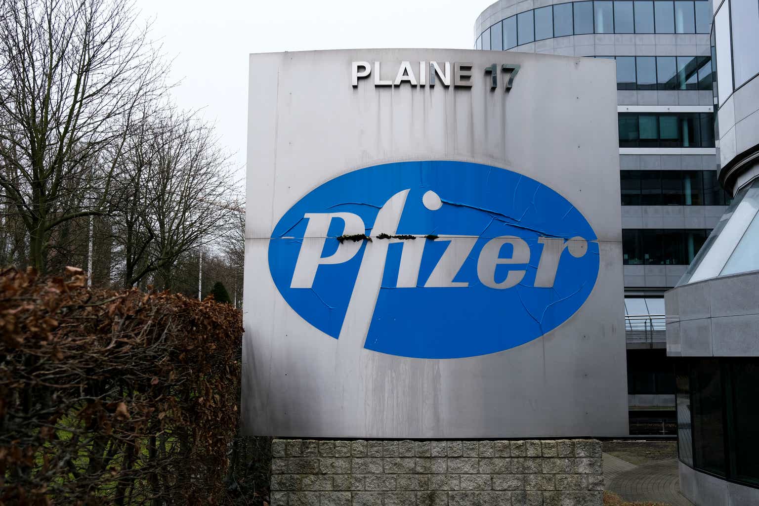 Pfizer leads COVID-19 vaccine peers lower after revamped guidance
