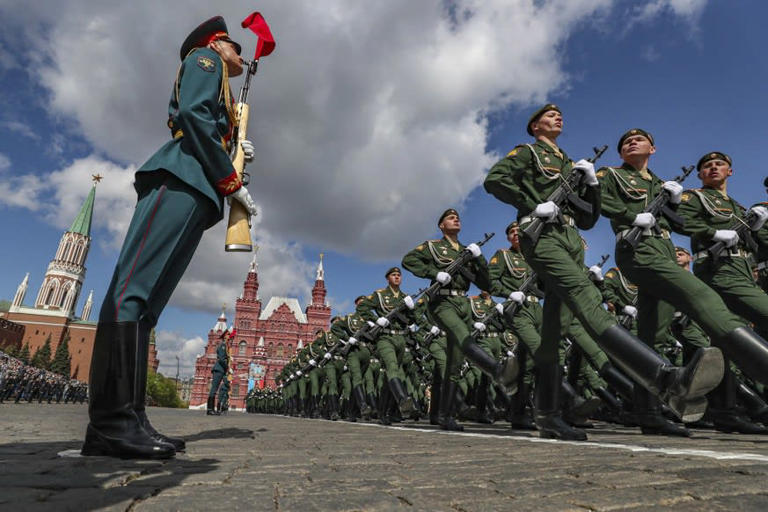 Trügerisches Bild: Russlands Truppen sind nach Angaben eines Überläufers in schlechtem Zustand.