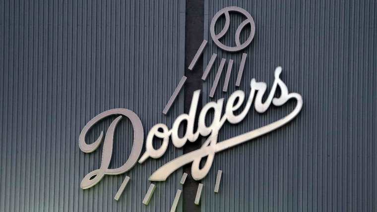 Dodgers beloved slugger could dump LA for Red Sox amid negotiations stalling