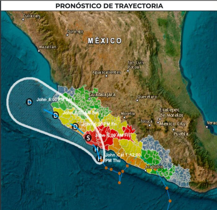 Huracán John: Activan alerta roja de peligro máximo en Michoacán