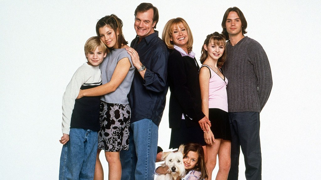 ‘7th Heaven&rsquo; Castmembers Address Stephen Collins&rsquo; Past Sexual Abuse