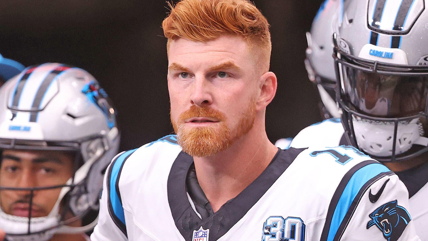 Panthers Qb Andy Dalton Suffers Right Elbow Injury Will Not Return In