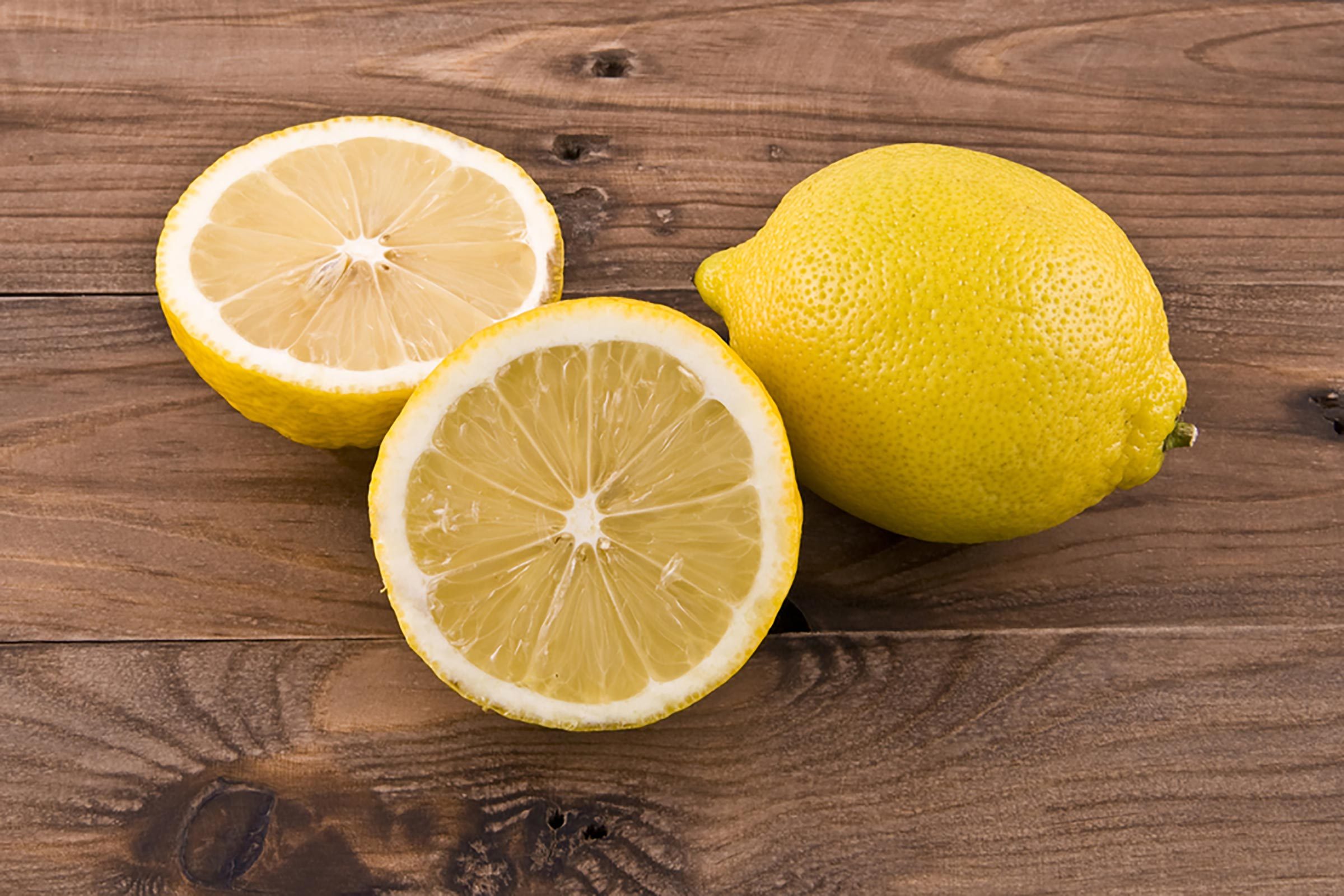 This is why you should be keeping a lemon on your nightstand