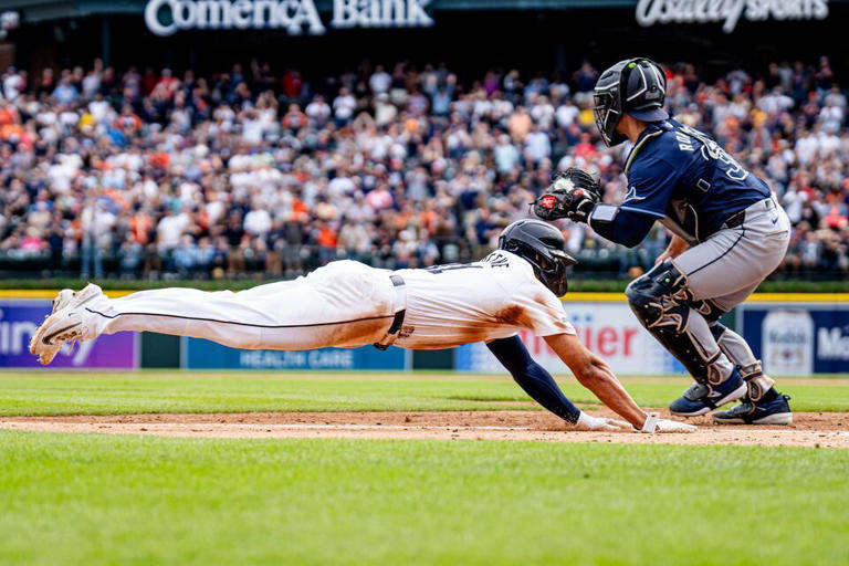 See photos as Detroit Tigers sweep Rays, lower playoff magic number