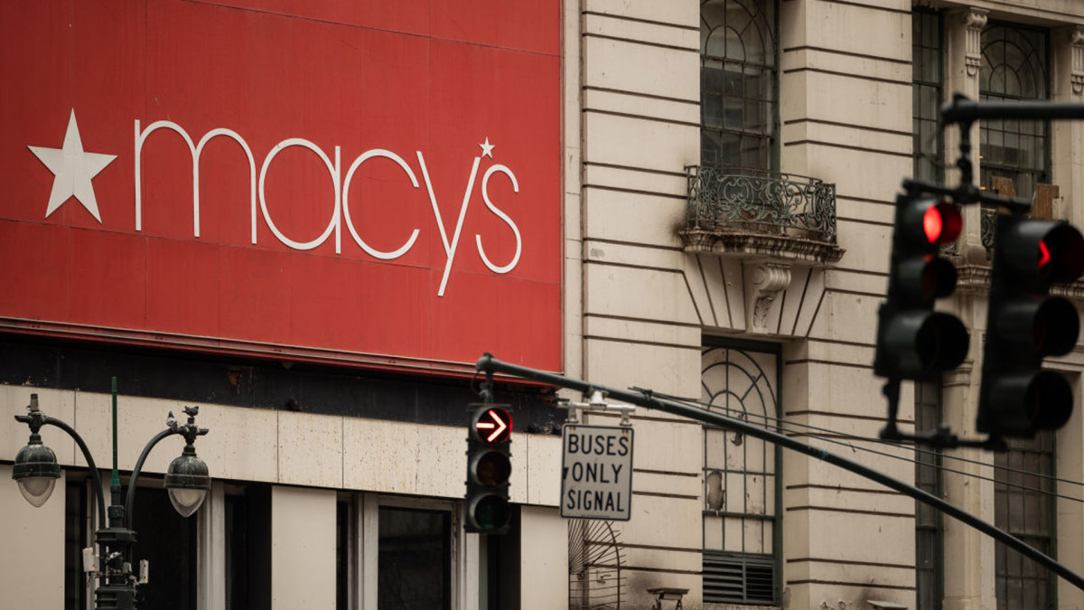 Macy's is selling a 'luxurious' 525 men's leather jacket, but only for