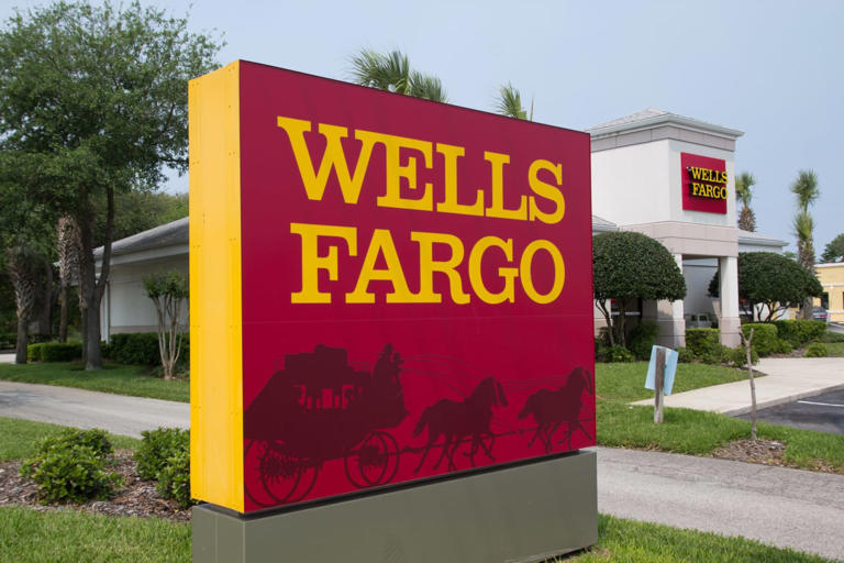 Wells Fargo Lands 2 Billion Chase Team