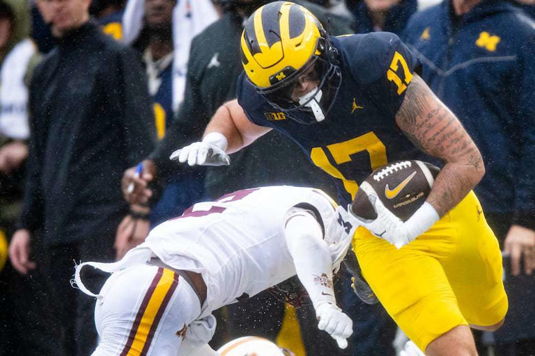 Michigan defender gets an interception (and a souvenir) vs. Minnesota