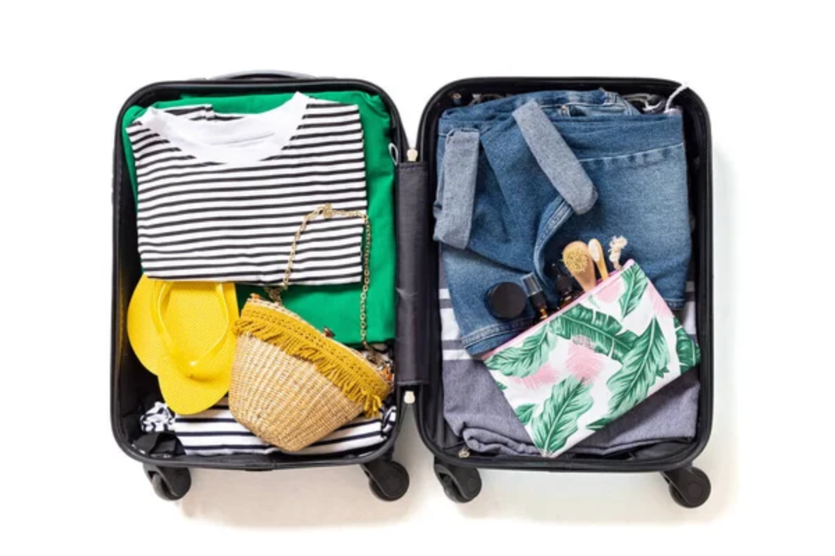 20 Travel Essentials You Always Forget