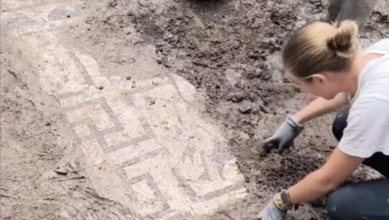 L’Appia Antica restituisce un mosaico romano: la fattura spettacolare (VIDEO)