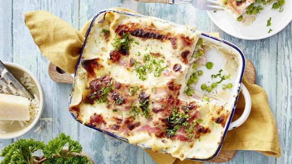 Lasagne all‘Emiliana: mit Erbsen, Speck und Crema
