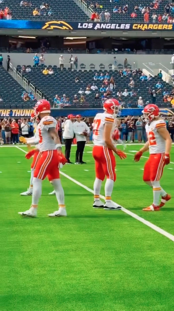 The actress went down to the sideline to watch Kelce warmup before the game. niecynash1/Instagram