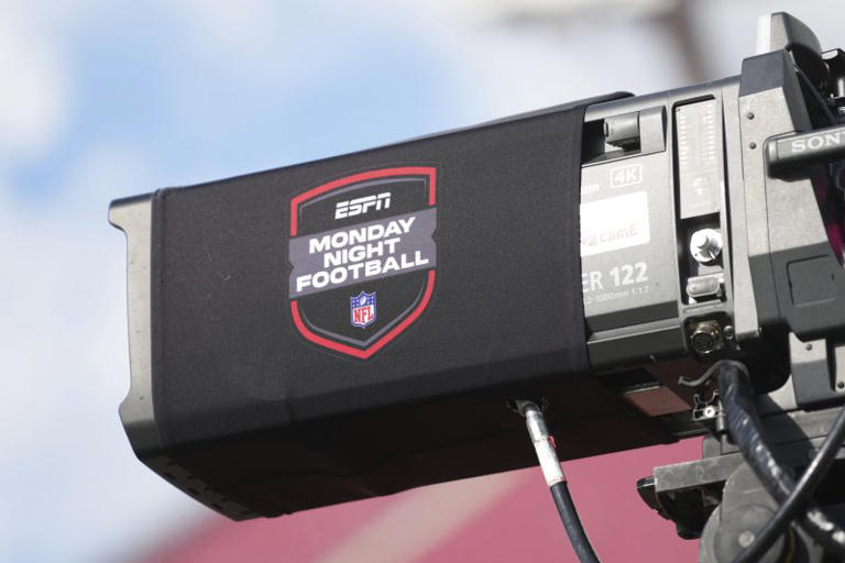 why-are-there-two-monday-night-football-games-this-week