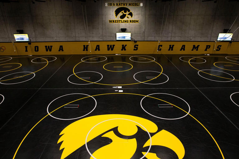 Iowa Wrestling Schedule 202425 Start Times, TV Info For Iowa Hawkeyes Wrestling Duals
