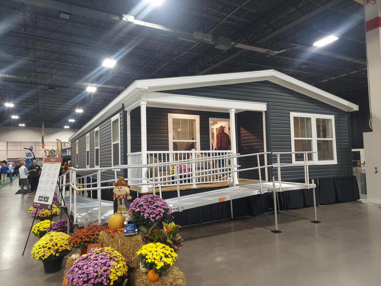 Tour 6 luxury homes at the novi home show how they re made might