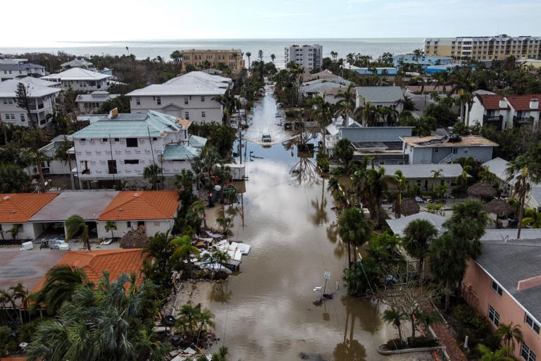 PHOTOS: Damage, flooding in Siesta Key, near Hurricane Milton’s landfall