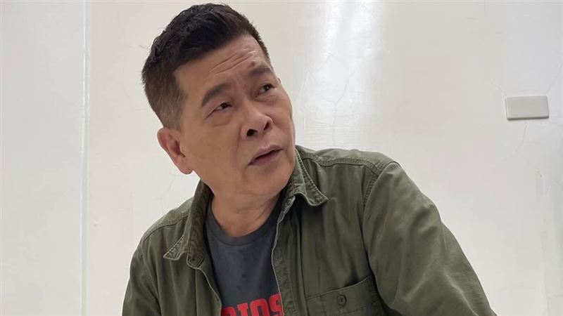 澎恰恰日前被捕捉到，深夜在直播間賣雞蛋。（圖／翻攝自澎恰恰臉書）