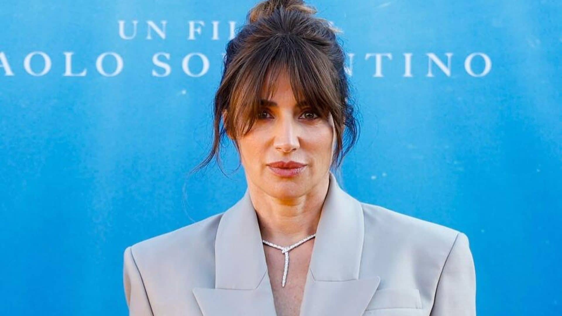 Luisa Ranieri all’anteprima di Parthenope in tailleur oversize: il look ...