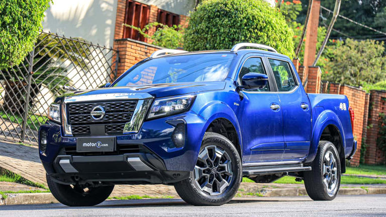 Nissan Frontier Platinum vs. Mitsubishi L200 Triton Sport HPE-S (comparativo)