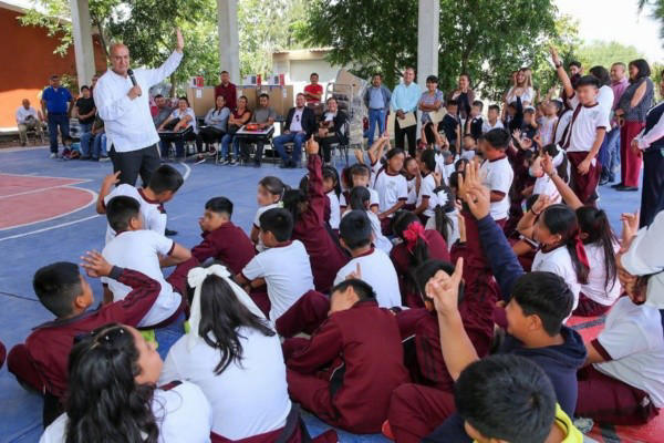 La suspensión de clases del 25 de octubre aplica para todas las escuelas de preescolar, primaria y secundaria públicas de México