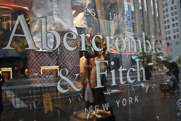 Former Abercrombie Ceo Mike Jeffries Is Arrested Charged In Sex