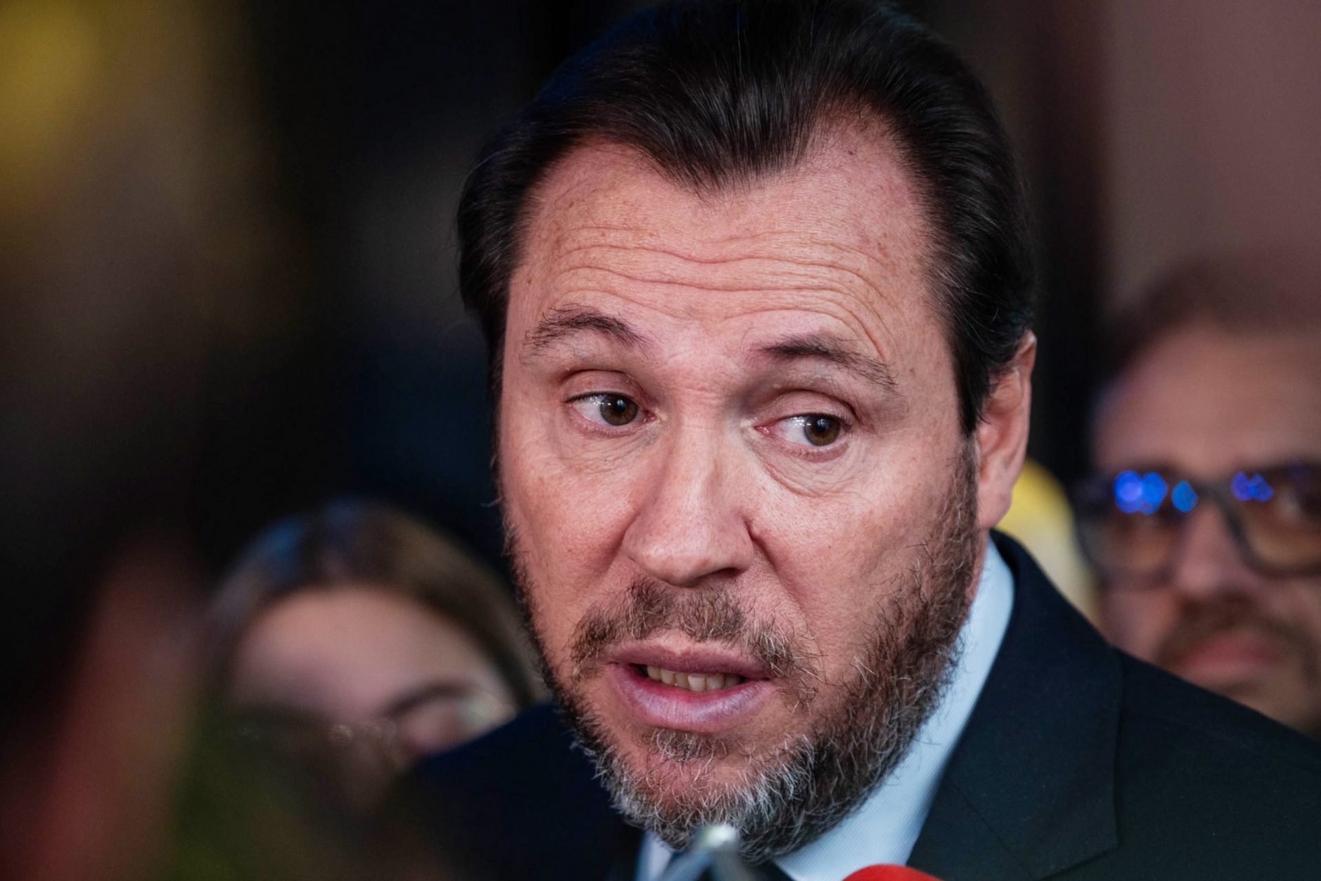 Se metió con los "musculitos" de Abascal y, además, la foto era fake: Óscar  Puente la lía