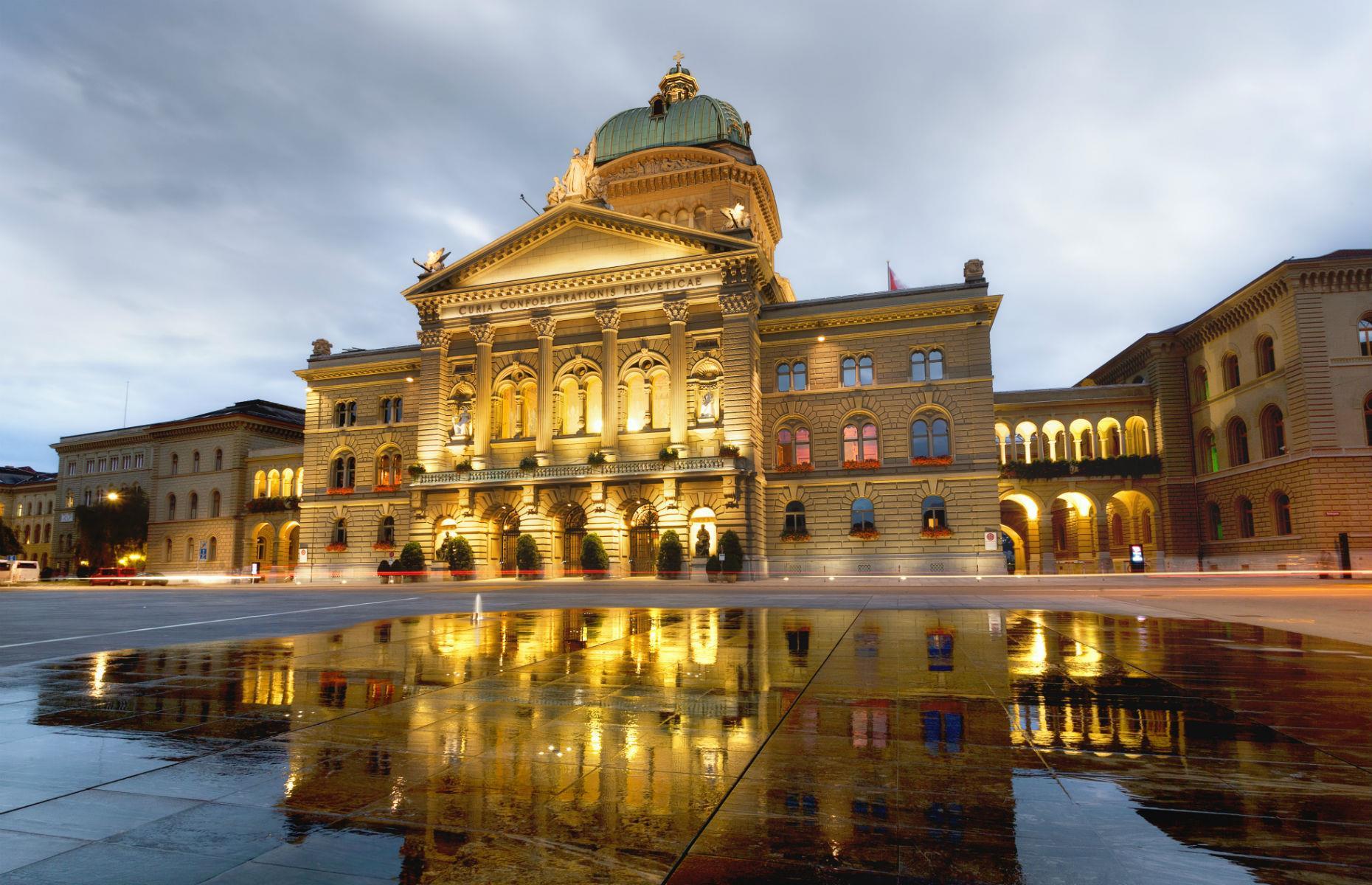 Suisse : 79 000 $ (71 600 €)