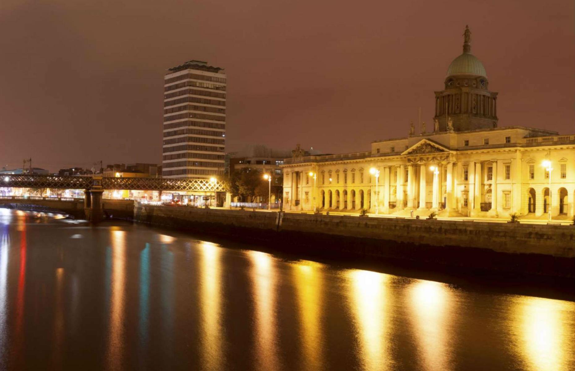 Irlande : 107 376 €