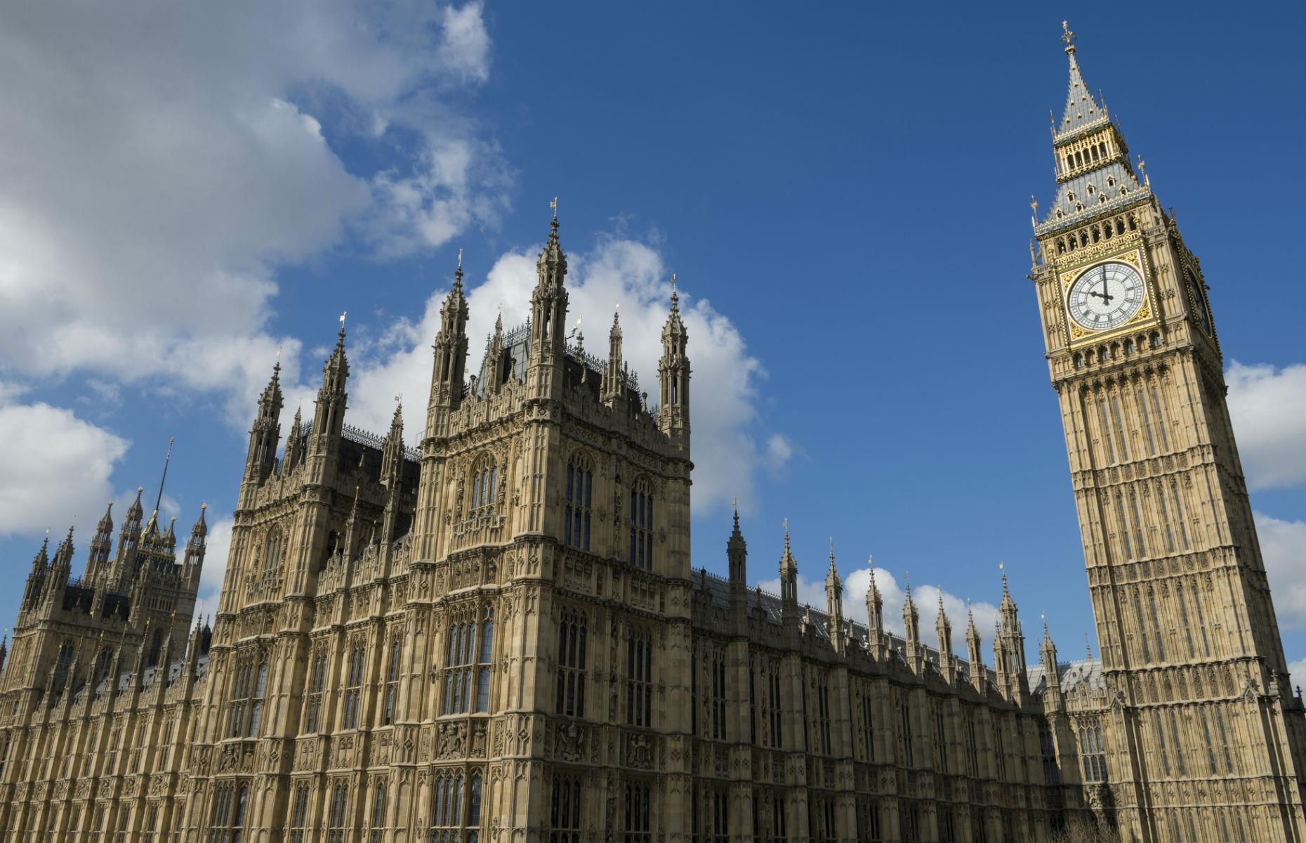 Royaume-Uni : 116 350 $ (105 500 €)