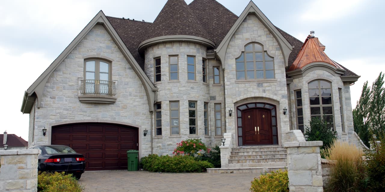 Mortgage rates stay high, sapping homebuying demand